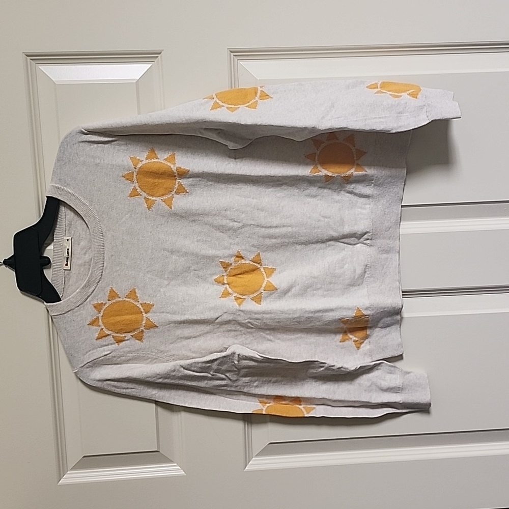 Cute & sunny light weight pullover sweater